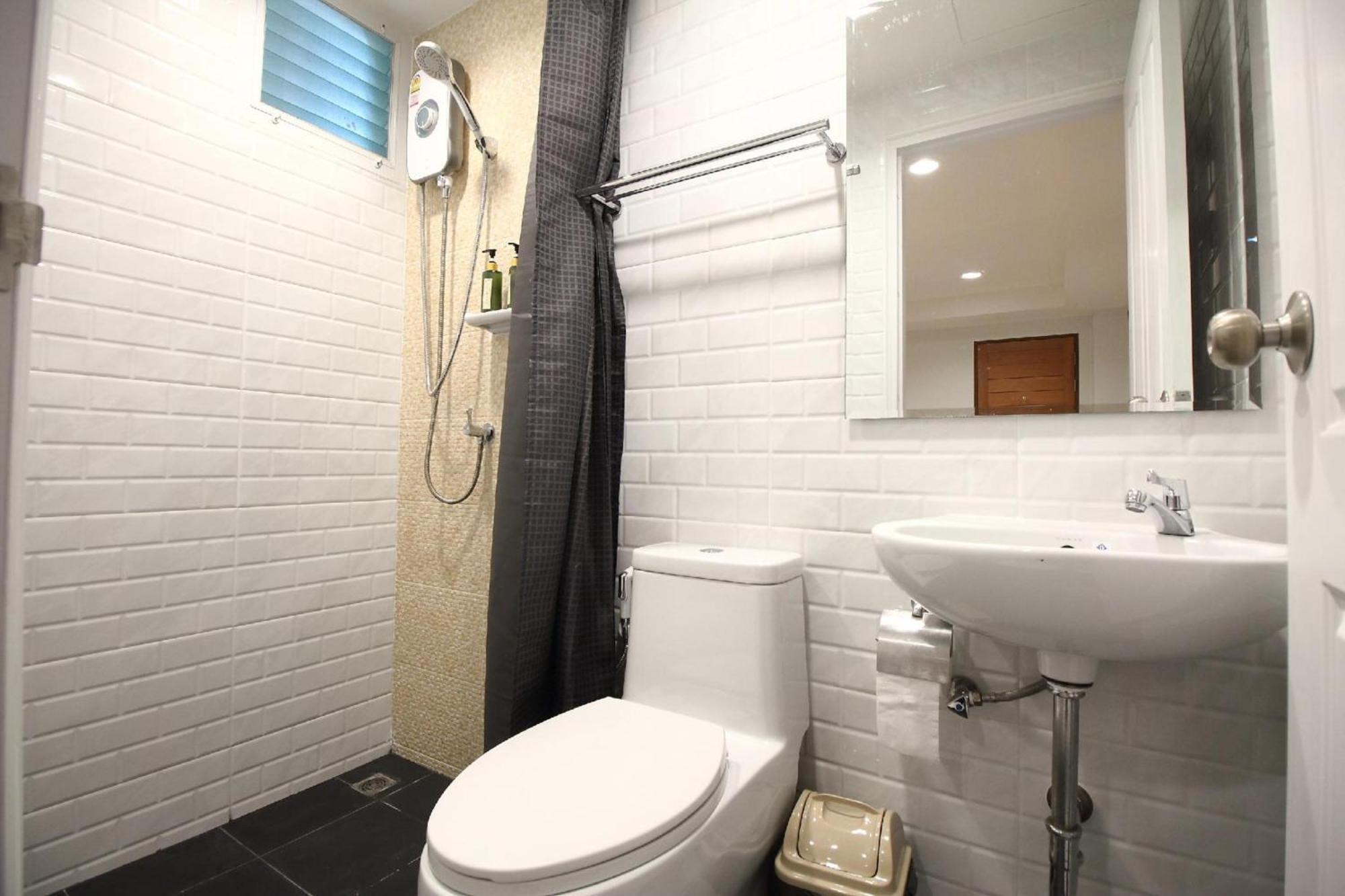 Super Oyo 483 Pannee Hotel Khaosan Bangkok Eksteriør bilde